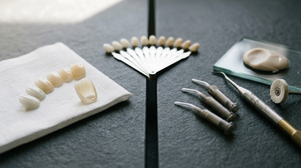 Veneers vs bonding comparison for cosmetic dentistry patients at 360 Dental in Van Nuys