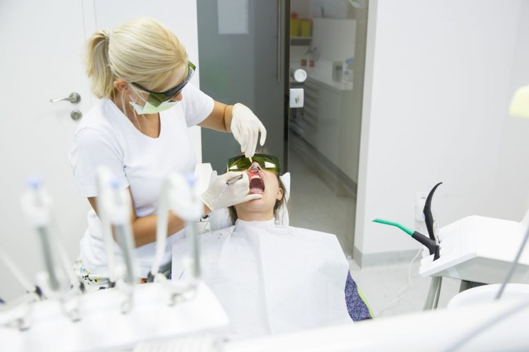 Read more about the article How Laser Gum Therapy Treats Periodontal Disease