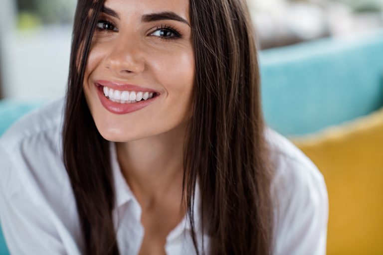 Read more about the article What Are Veneers: The Complete Guide to Getting Veneers